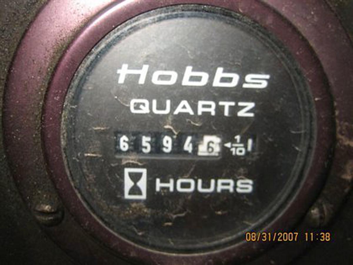 2000 Lift-A-Loft APV Flat Bed