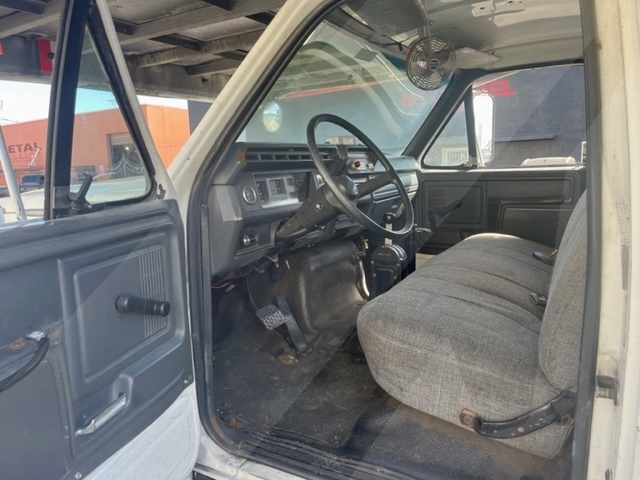 Catering Truck Ford/Hi Way F-700/ CT-14