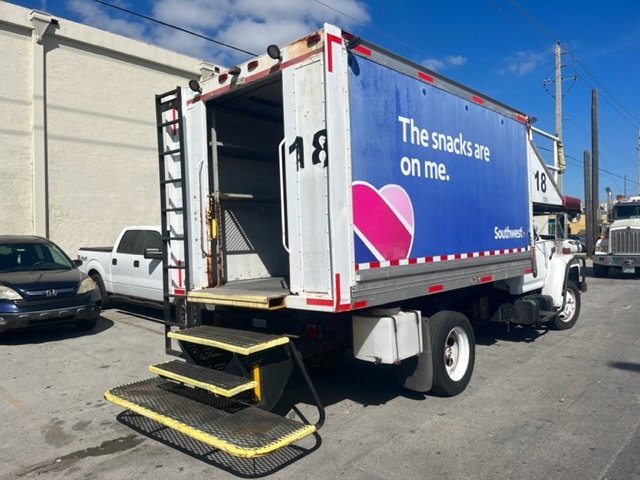 Catering Truck Ford/Hi Way F-700/ CT-14