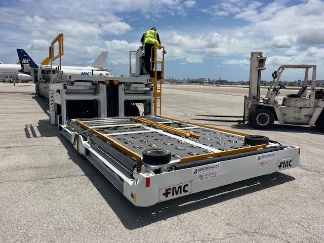 Cargo Loader FMC-Commander 15 STD
