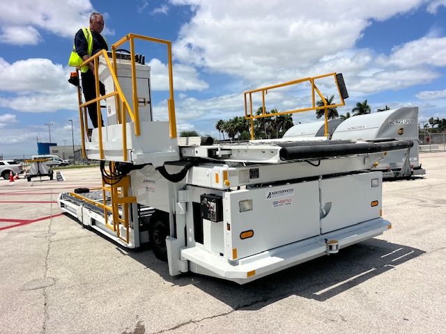 Cargo Loader FMC-Commander 15 STD