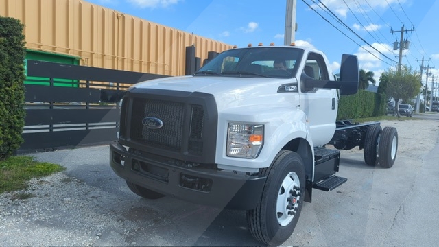 Truck Chassis Ford F-750 2026