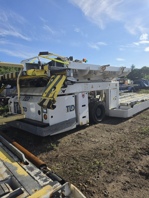 Cargo Loader TLD 838 Wide
