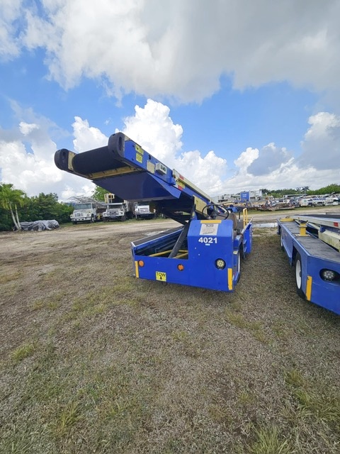 Belt Loader Tug 660E