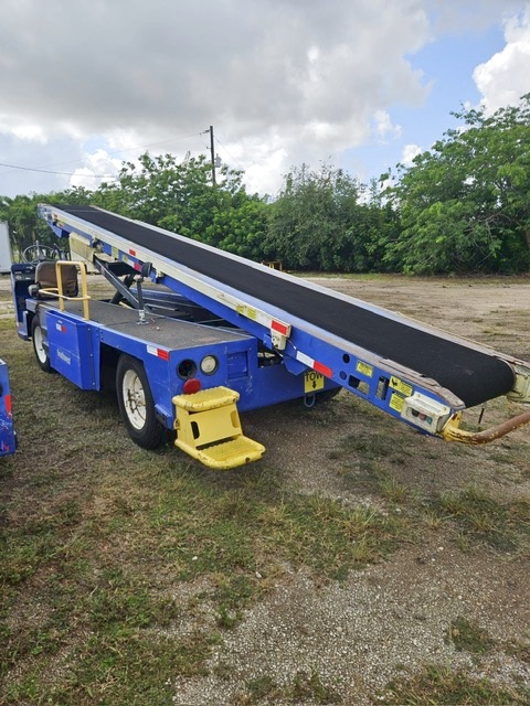 Belt Loader Tug 660E