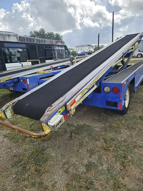 Belt Loader Tug 660E