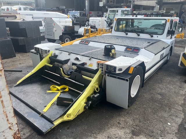 Towbarless Push Back Tractor Lektro AP-8925SDB-AL