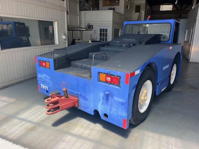 Push Back Tractor FMC B-350