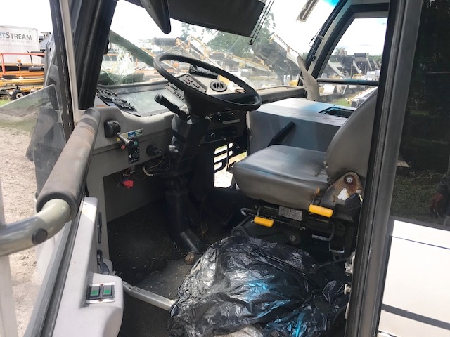 Airport Apron Bus Cobus 3000 - 108 pax.