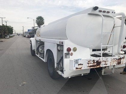 Fuel Truck AV-JF Gas F-800