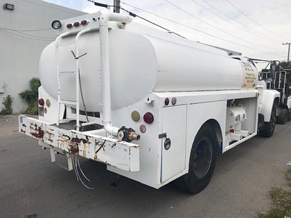 Fuel Truck AV-JF Gas F-800